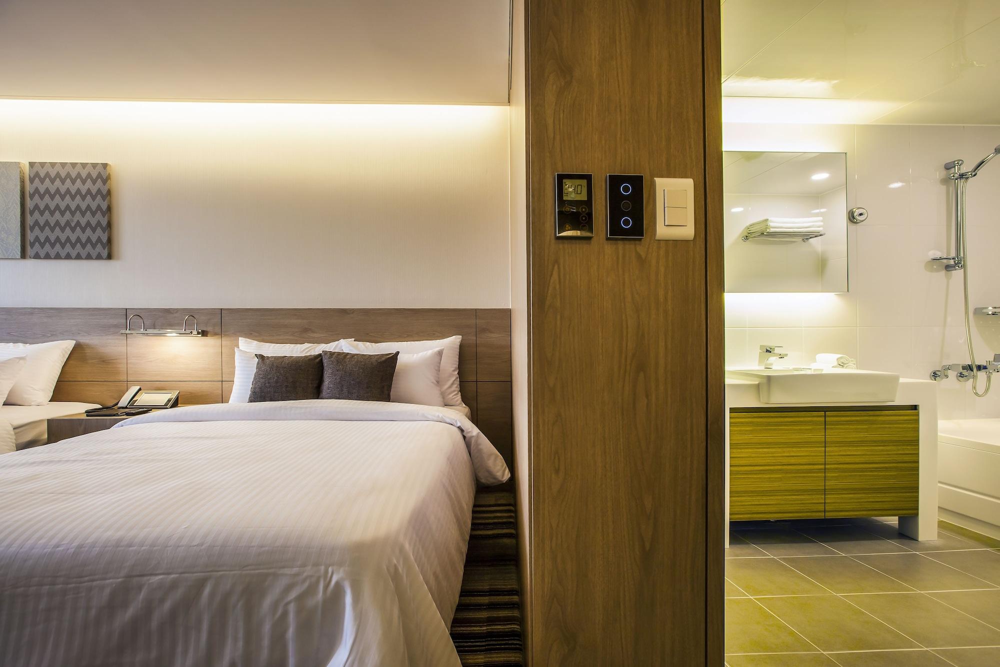 Hamilton Hotel 3*