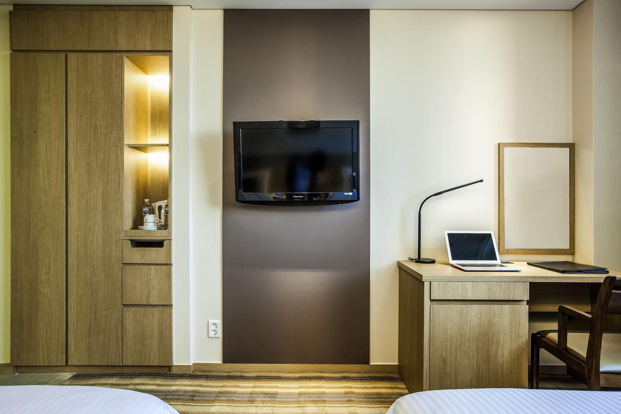 Hamilton Hotel 3*